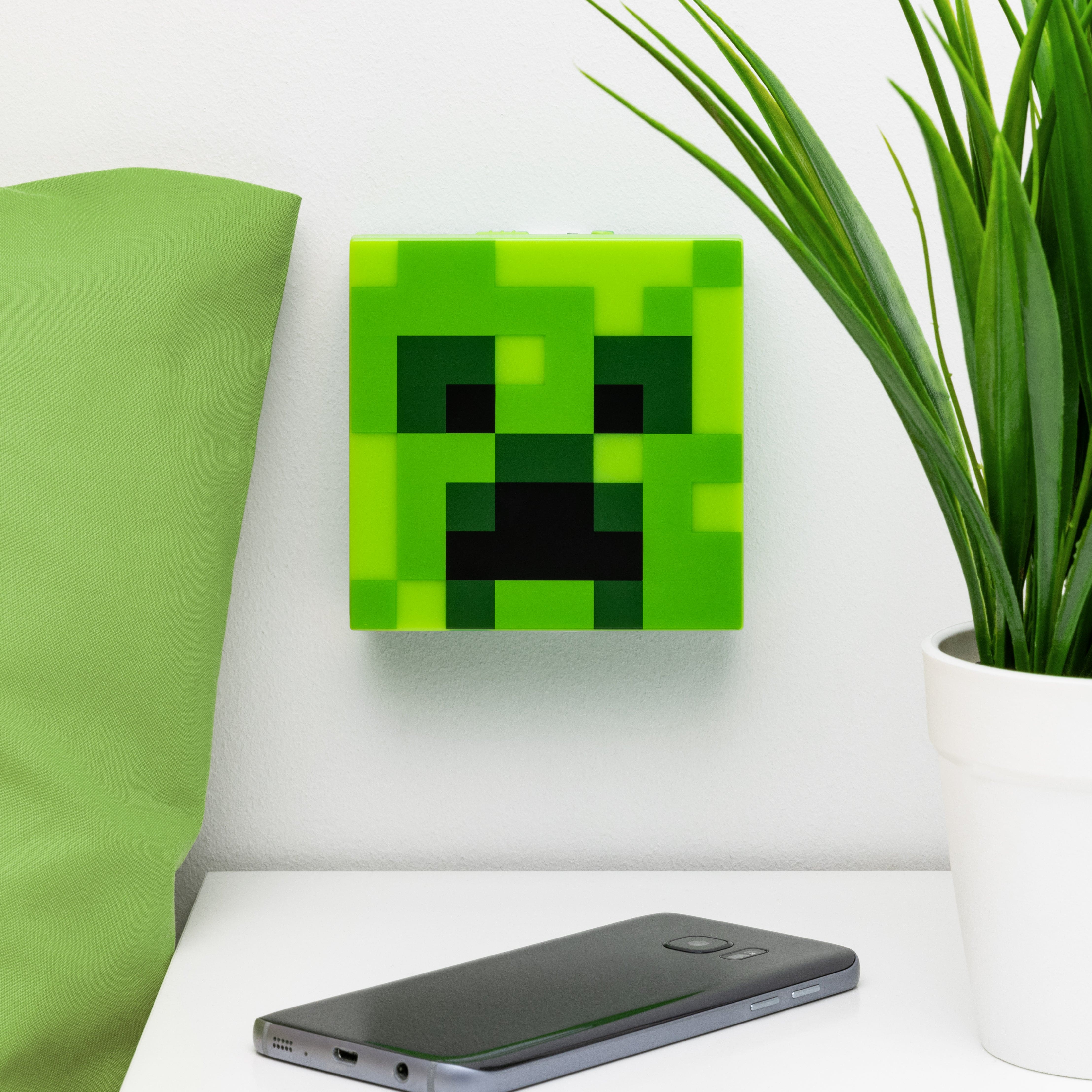 Minecraft Creeper Night Light (Paladone) - Throne Boss Australia